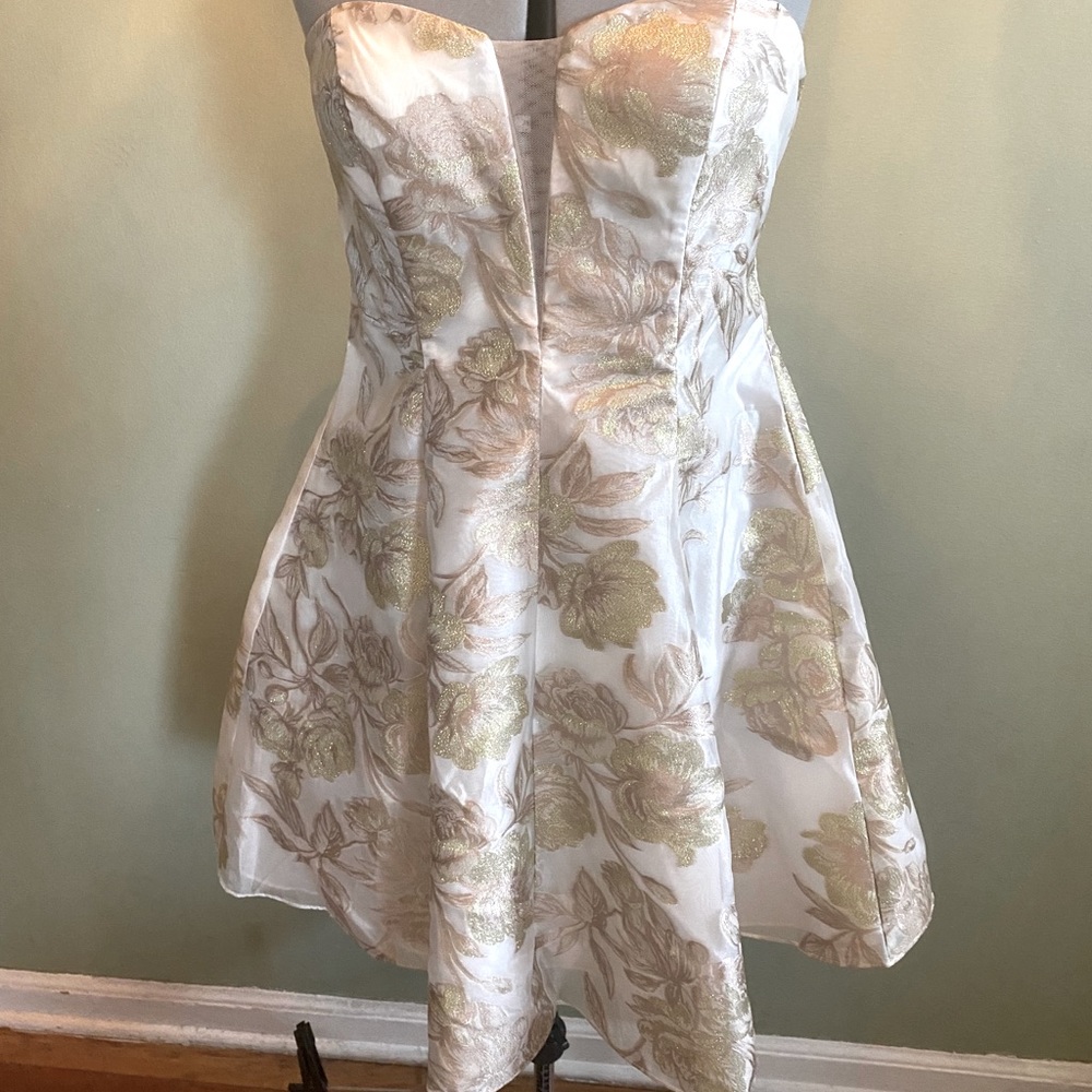 White strapless dress